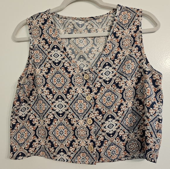 **SOLD**Patterned Sleeveless Jumpsuit - Picture 2 of 4